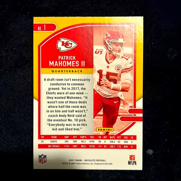 Patrick Mahomes Absolute Football card No.1 - Picture 2 of 3